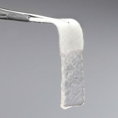 Gelling fiber dressing